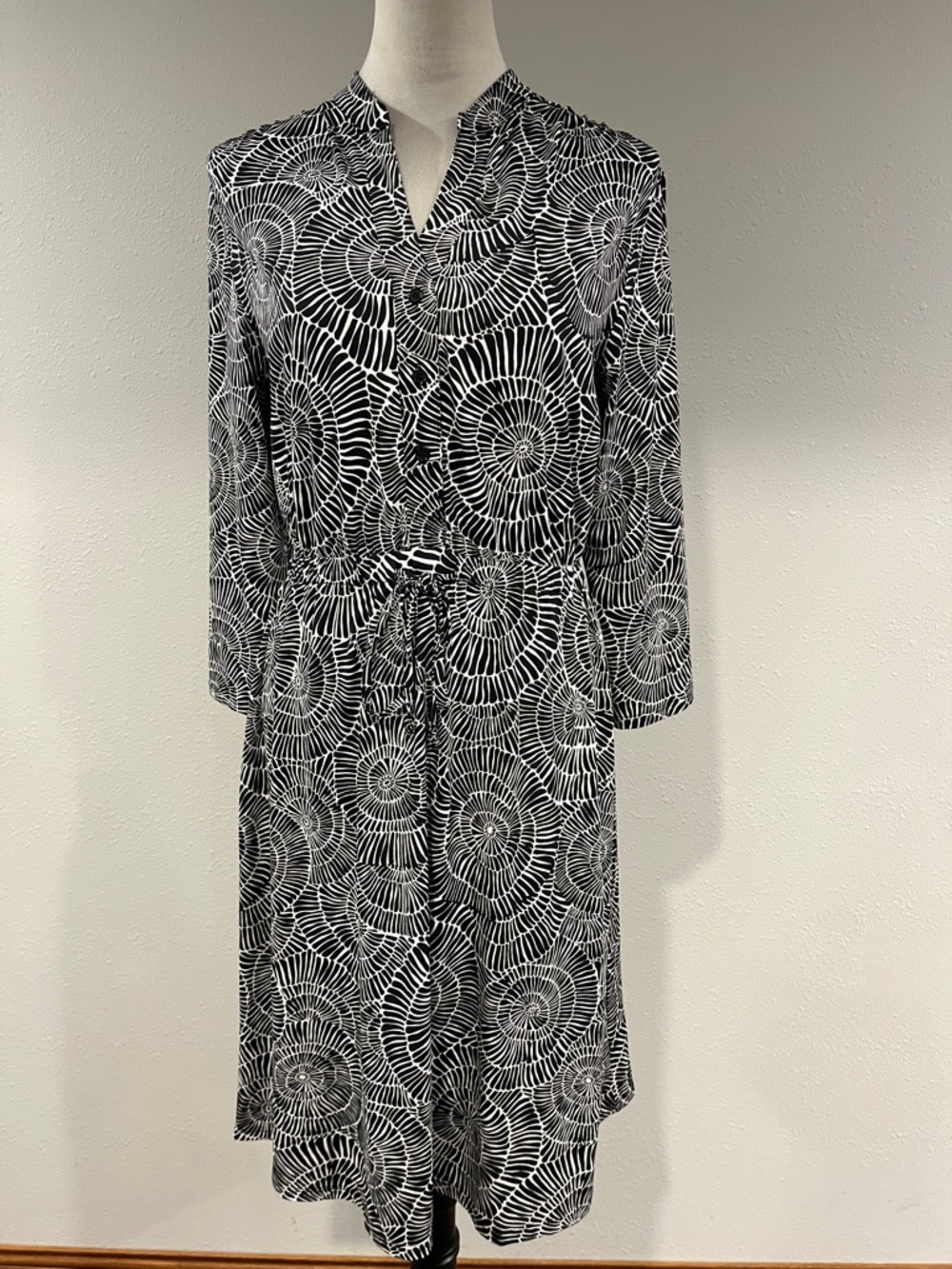 Robert Louis Black‎ & White Spiral Print long sleeve stretchy Dress size small
